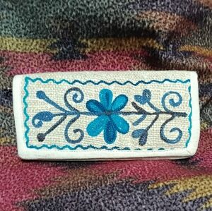 Floral Embroidered Jute Wallet Handcrafted NWOT vintage